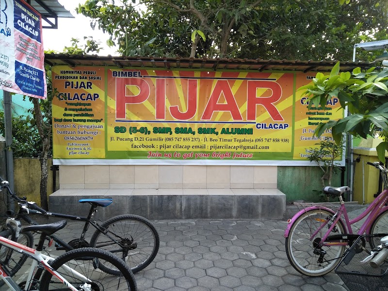 AHE DAN PRISMA KEBONMANIS: Menyulap Mimpi Belajar Menjadi Nyata di Cilacap